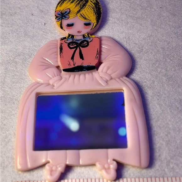 Vintage Handheld Mirror - Picture 3 of 7